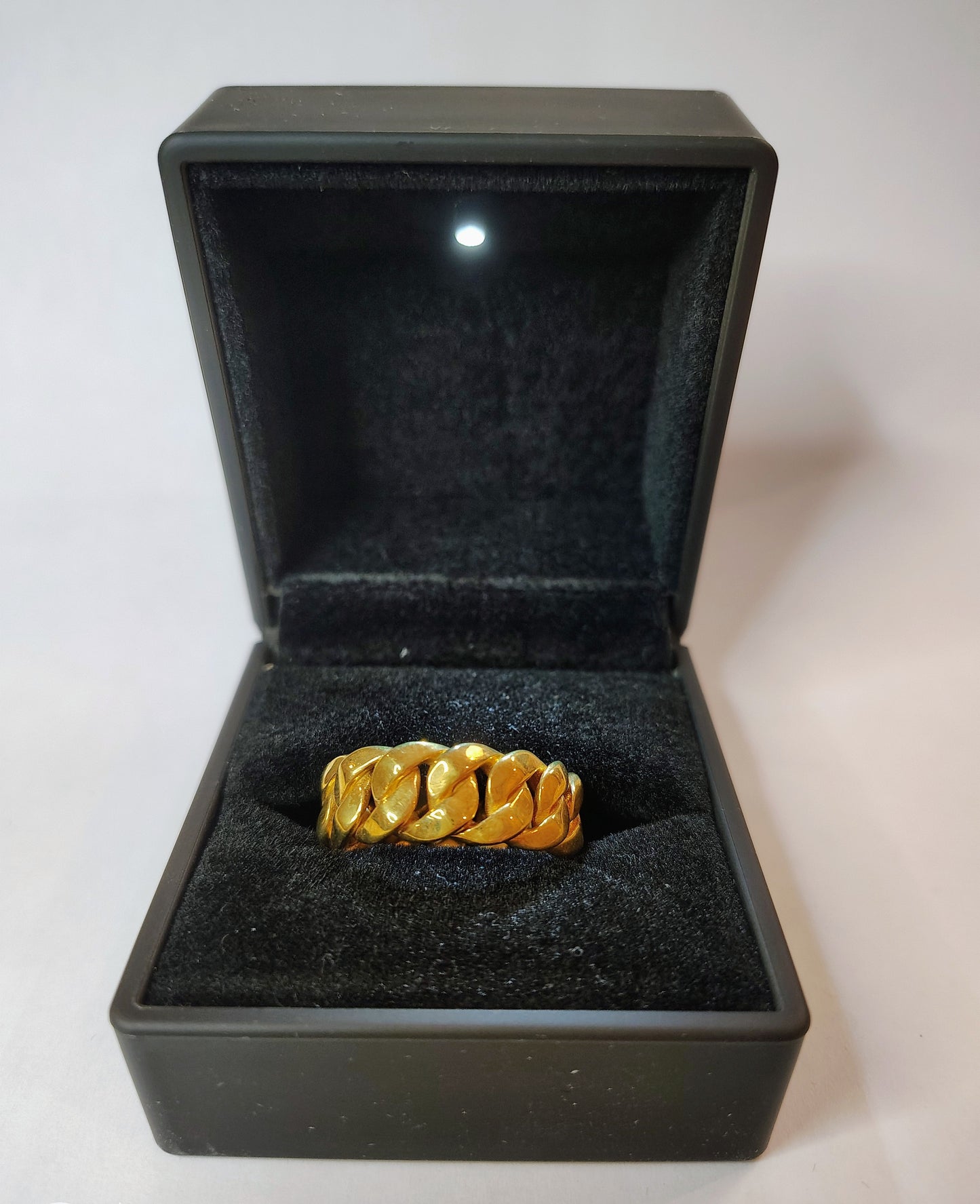 Men’s Cuban Chain Link Ring in 14K Gold – Bold Sophistication