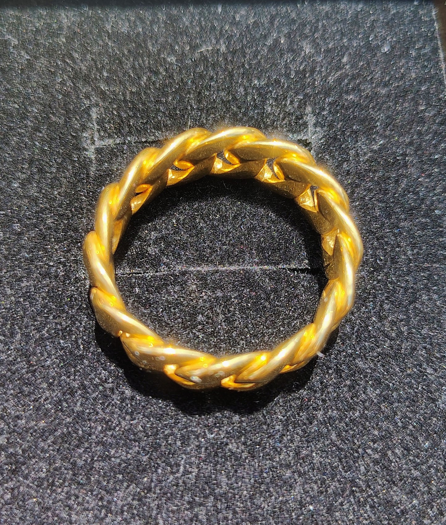 Men’s Cuban Chain Link Ring in 14K Gold – Bold Sophistication